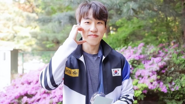 跳水比赛中韩国选手游刃有余