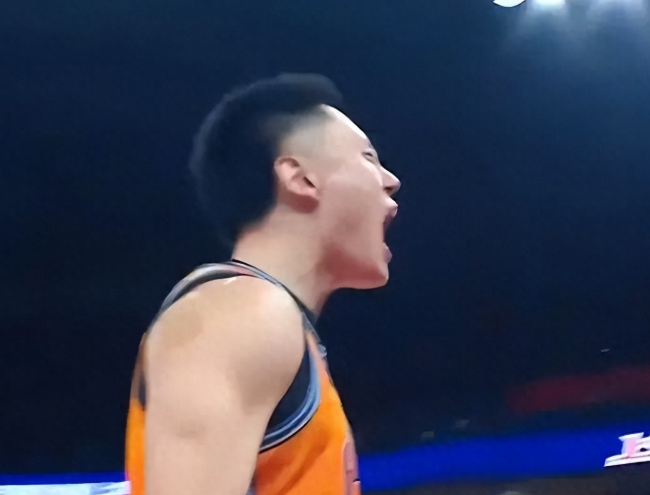 上海男篮力压对手，取得大胜