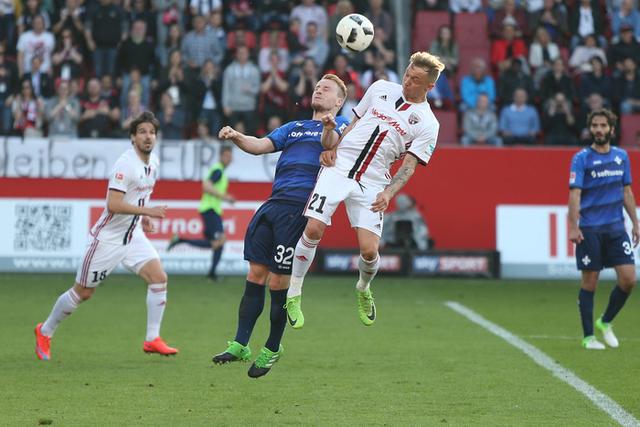 里昂客场不敌对手,遭遇两连败 里昂客场不敌对手,遭遇两连败