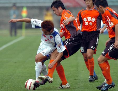 亚泰客场不败，与力帆战成平局