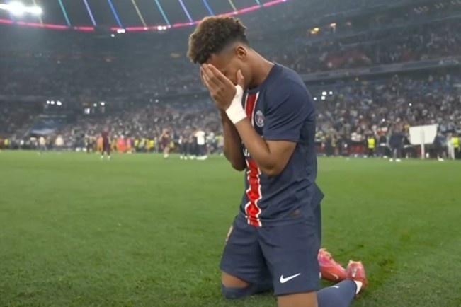 巴黎争议大胜,三名先生施瑞尼敦实现成功 巴黎争议大胜,三名先生施瑞尼敦实现成功