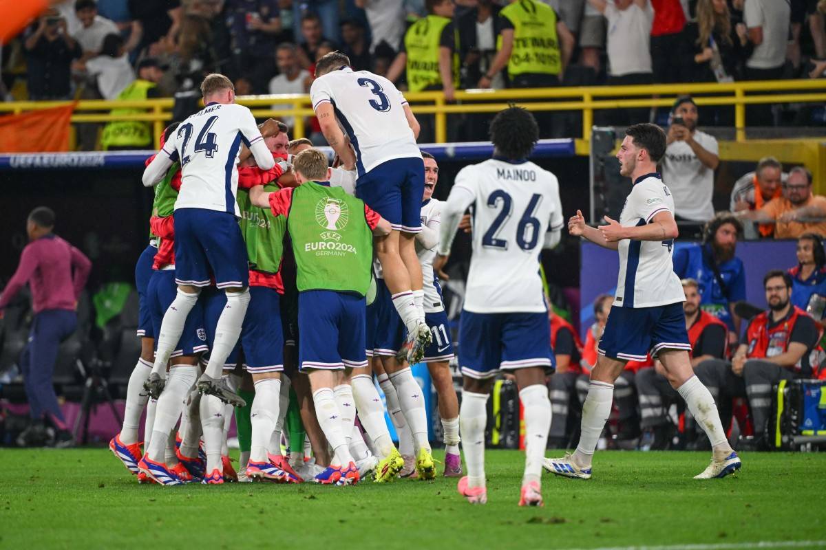 欧洲杯热门球队备战,谁将问鼎? 欧洲杯热门球队备战,谁将问鼎?