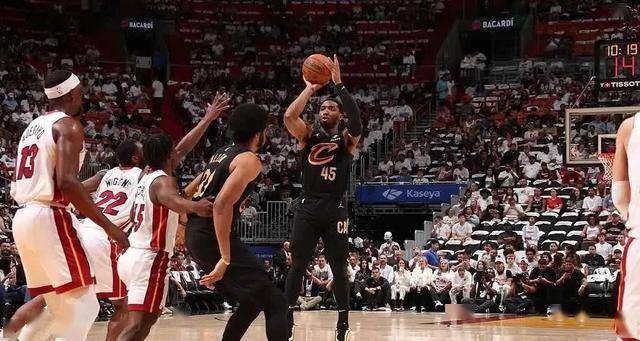 热火队横扫对手,取得五连胜 热火队横扫对手,取得五连胜