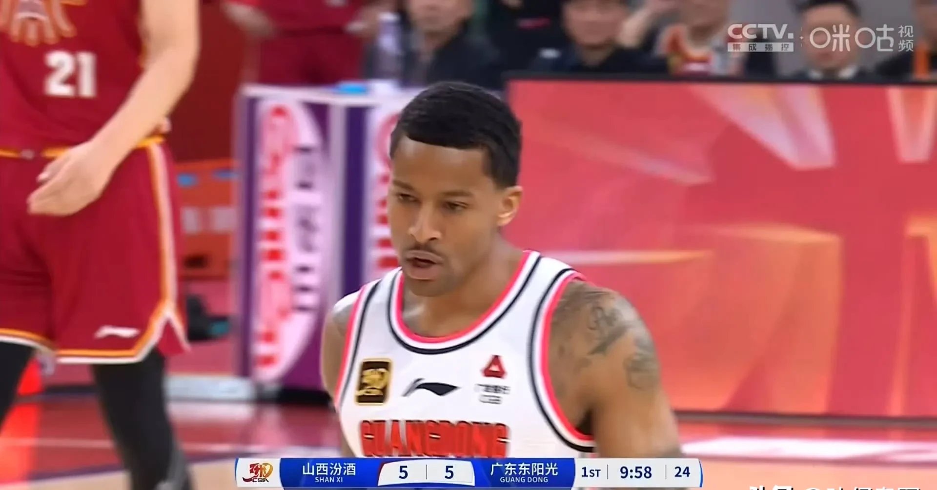 广东队后卫表现稳定球迷赞不绝口的简单介绍 广东队后卫表现稳定球迷赞不绝口的简单介绍