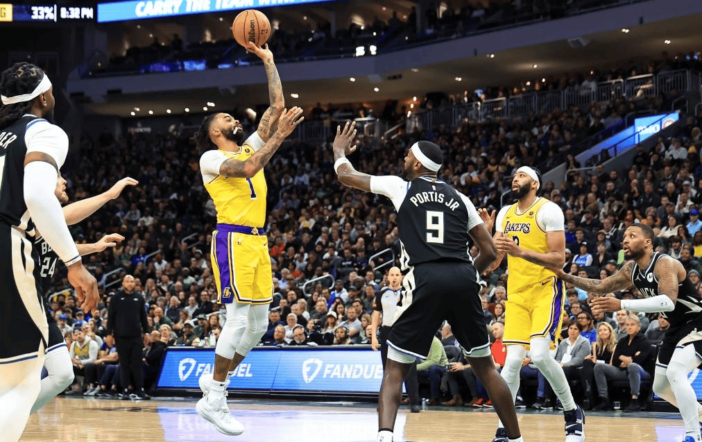 篮球明星们在巅峰对决中发挥出色 篮球明星们在巅峰对决中发挥出色