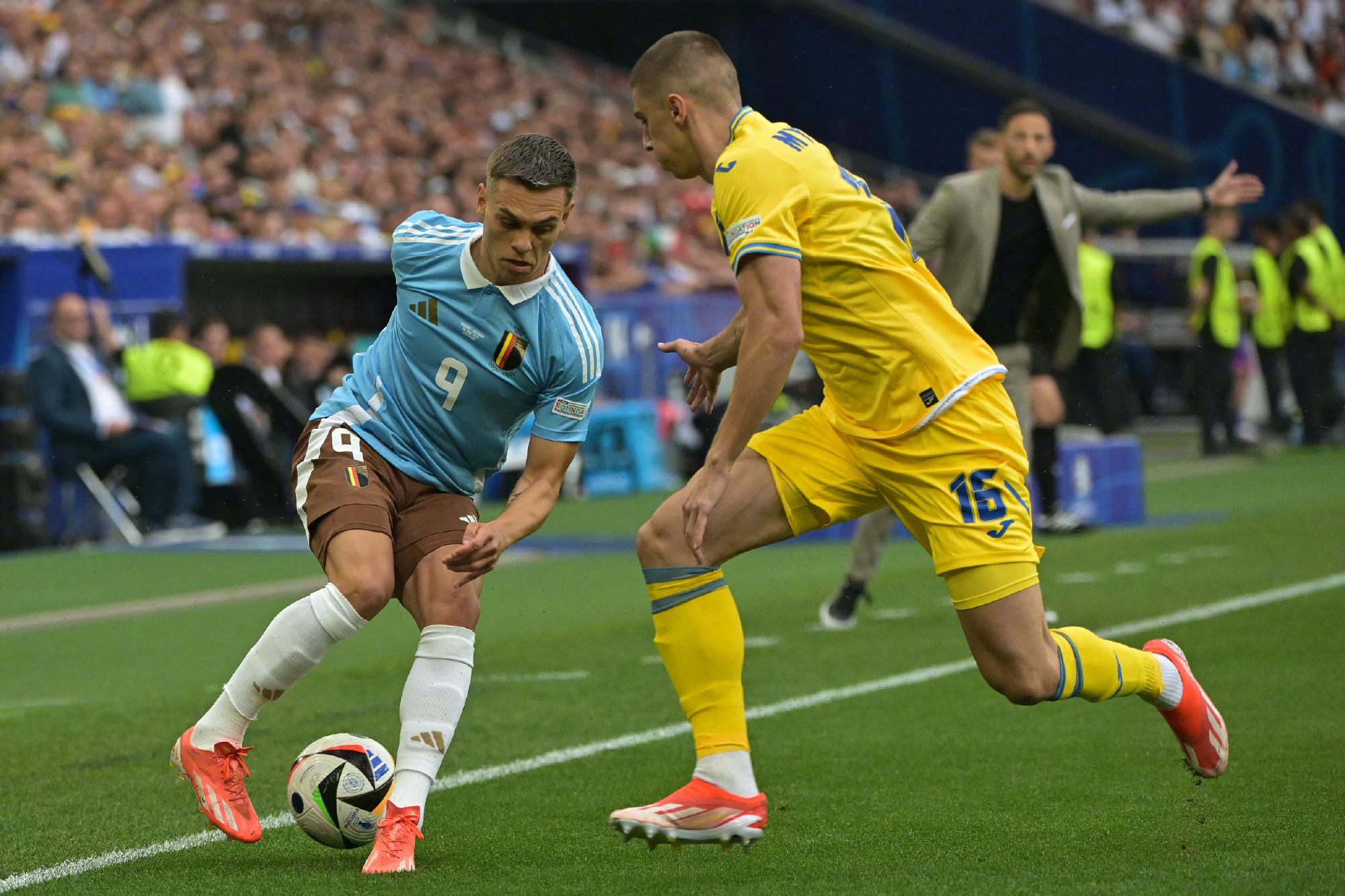 乌克兰国家队勇夺胜利，成功闯入欧洲杯四强