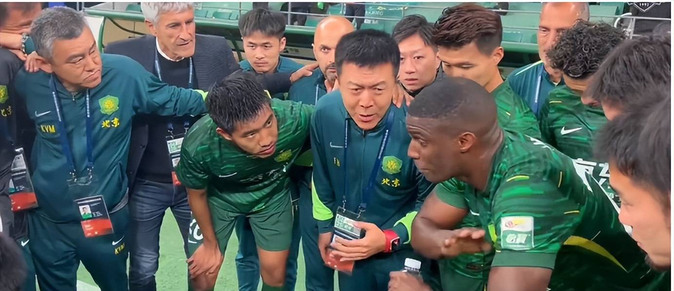 中超球员参与赛前谈话,表达对胜利的渴望 中超球员参与赛前谈话,表达对胜利的渴望