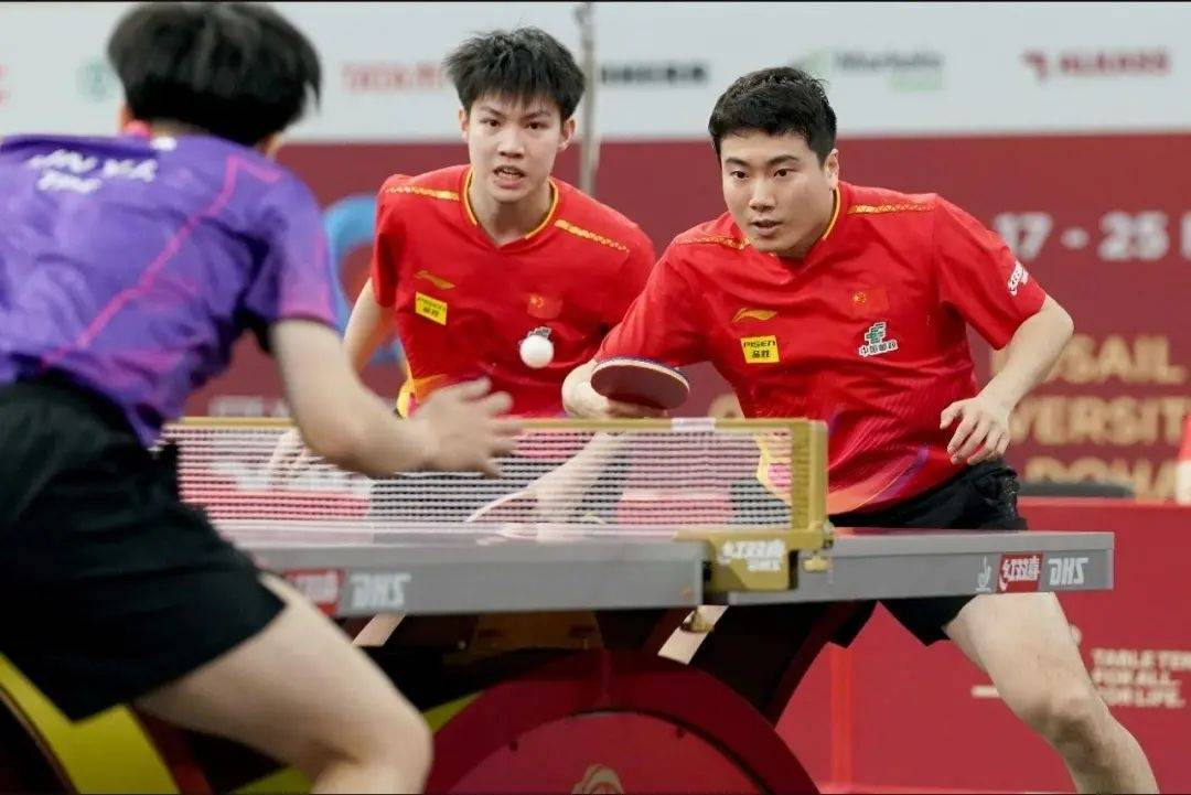 阿贾克斯少年军崭露头角，晋级16强