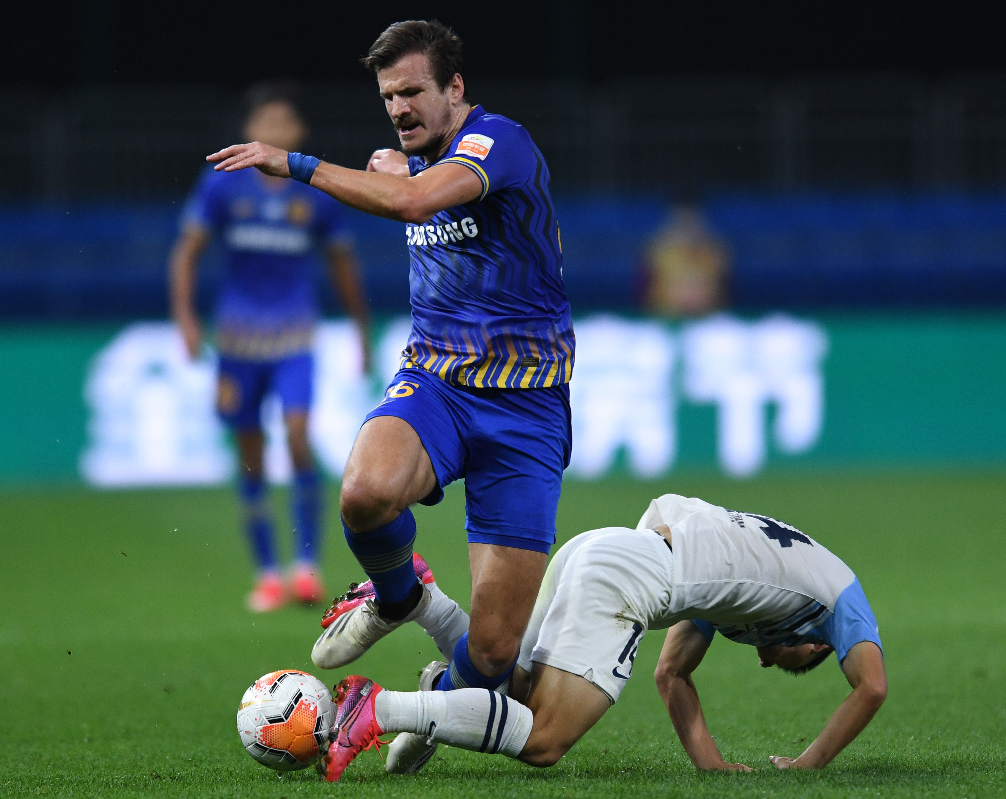 江苏苏宁力克广州富力取得胜利 江苏苏宁力克广州富力取得胜利