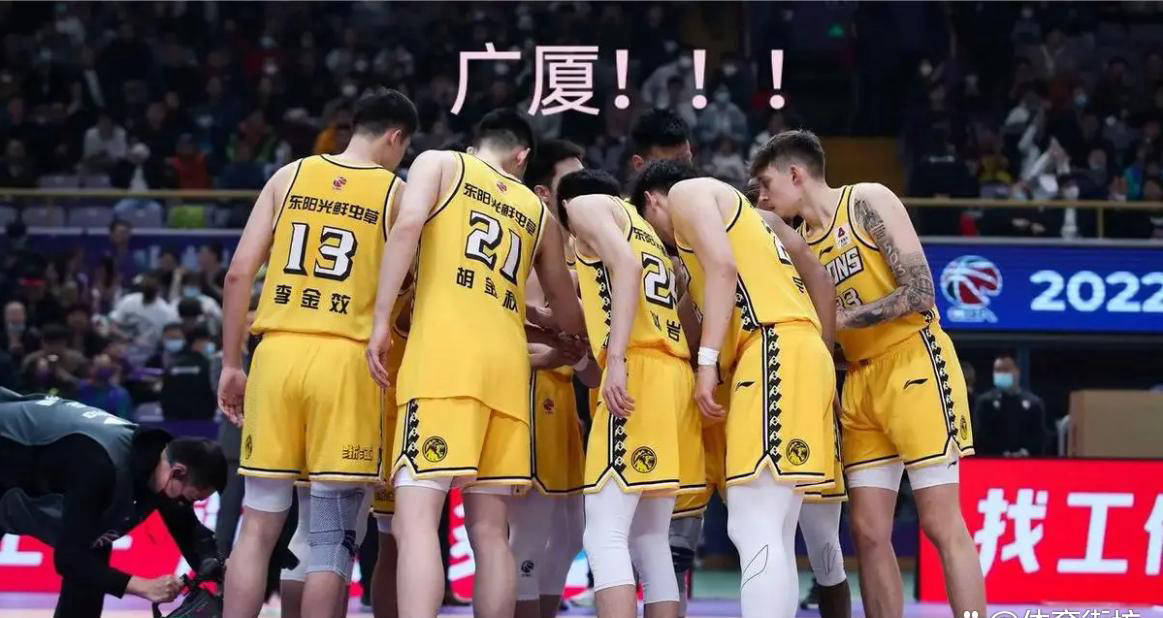 篮球比赛暴力事件频发,球员纷纷受罚 篮球比赛暴力事件频发,球员纷纷受罚