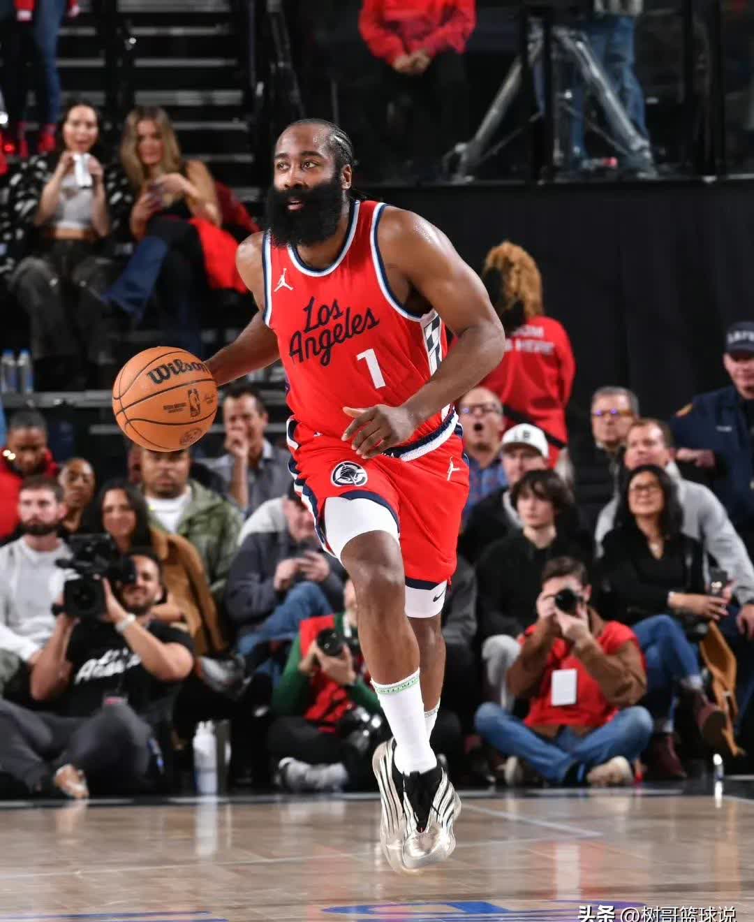 快船逆转魔术,哈威尔再次成为球队救世主的简单介绍 快船逆转魔术,哈威尔再次成为球队救世主的简单介绍