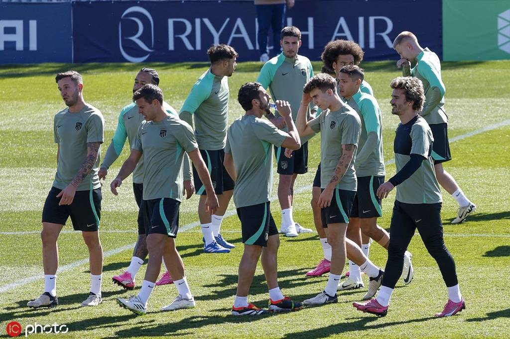 马德里竞技备战欧冠比赛,团队士气高昂 马德里竞技备战欧冠比赛,团队士气高昂