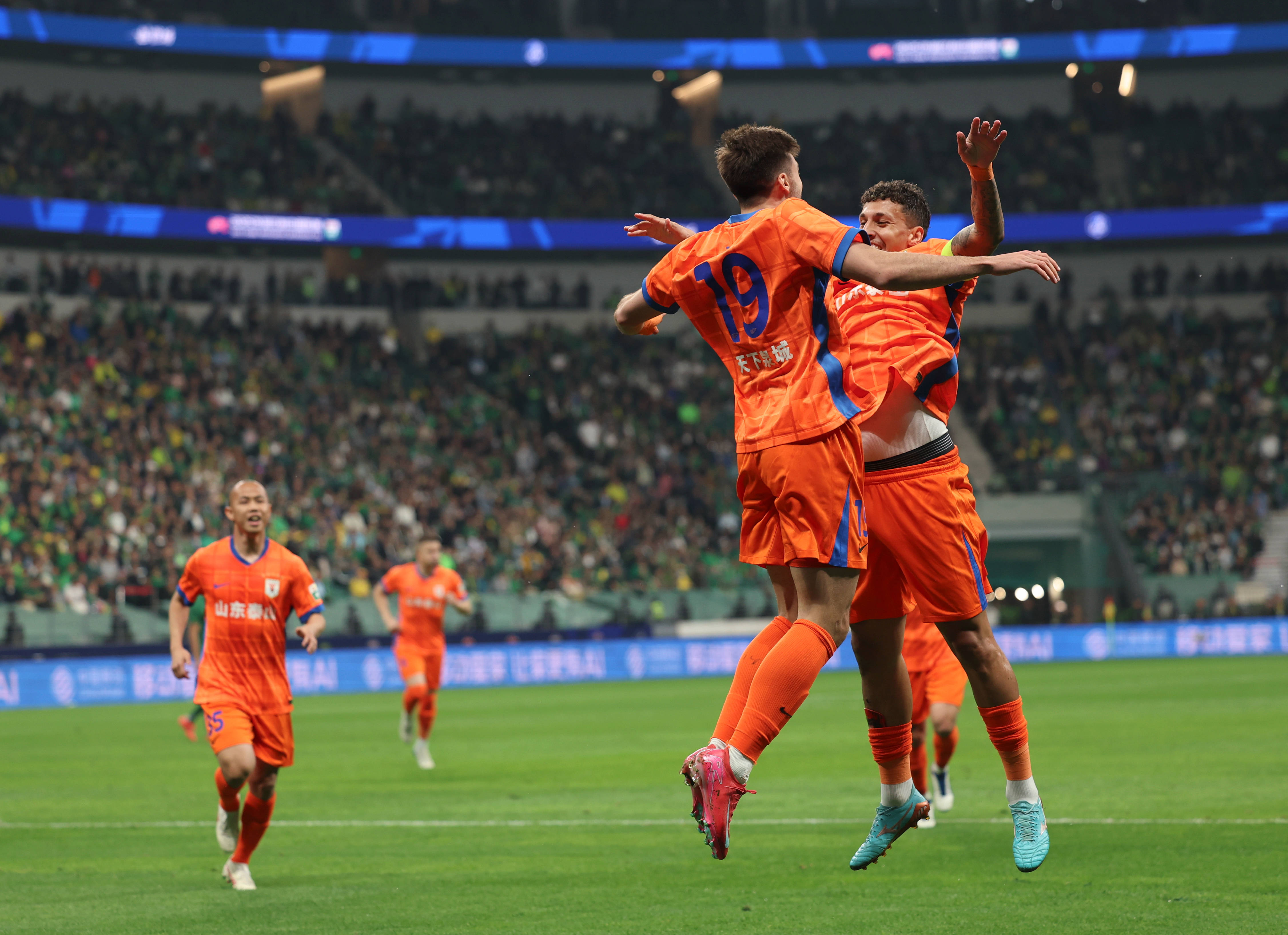 中东篮球赛事热度高涨,观众热情支持球队的简单介绍 中东篮球赛事热度高涨,观众热情支持球队的简单介绍