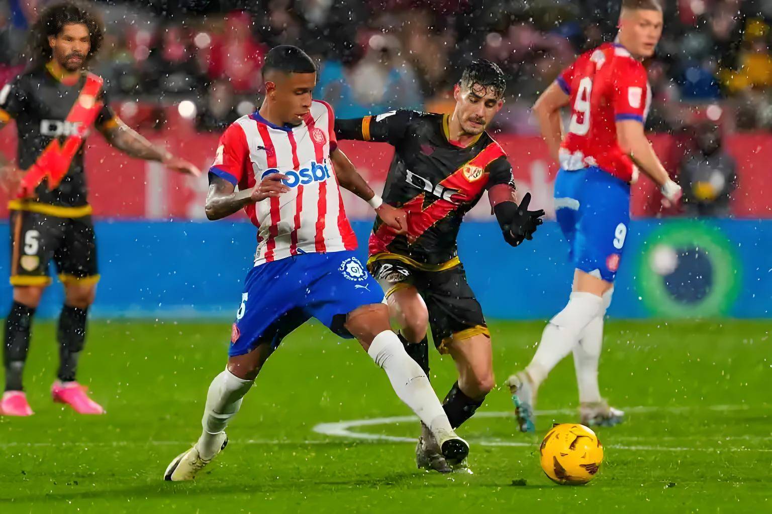 赫罗纳惊险赢球年度佳绩引发惊叹 赫罗纳惊险赢球年度佳绩引发惊叹