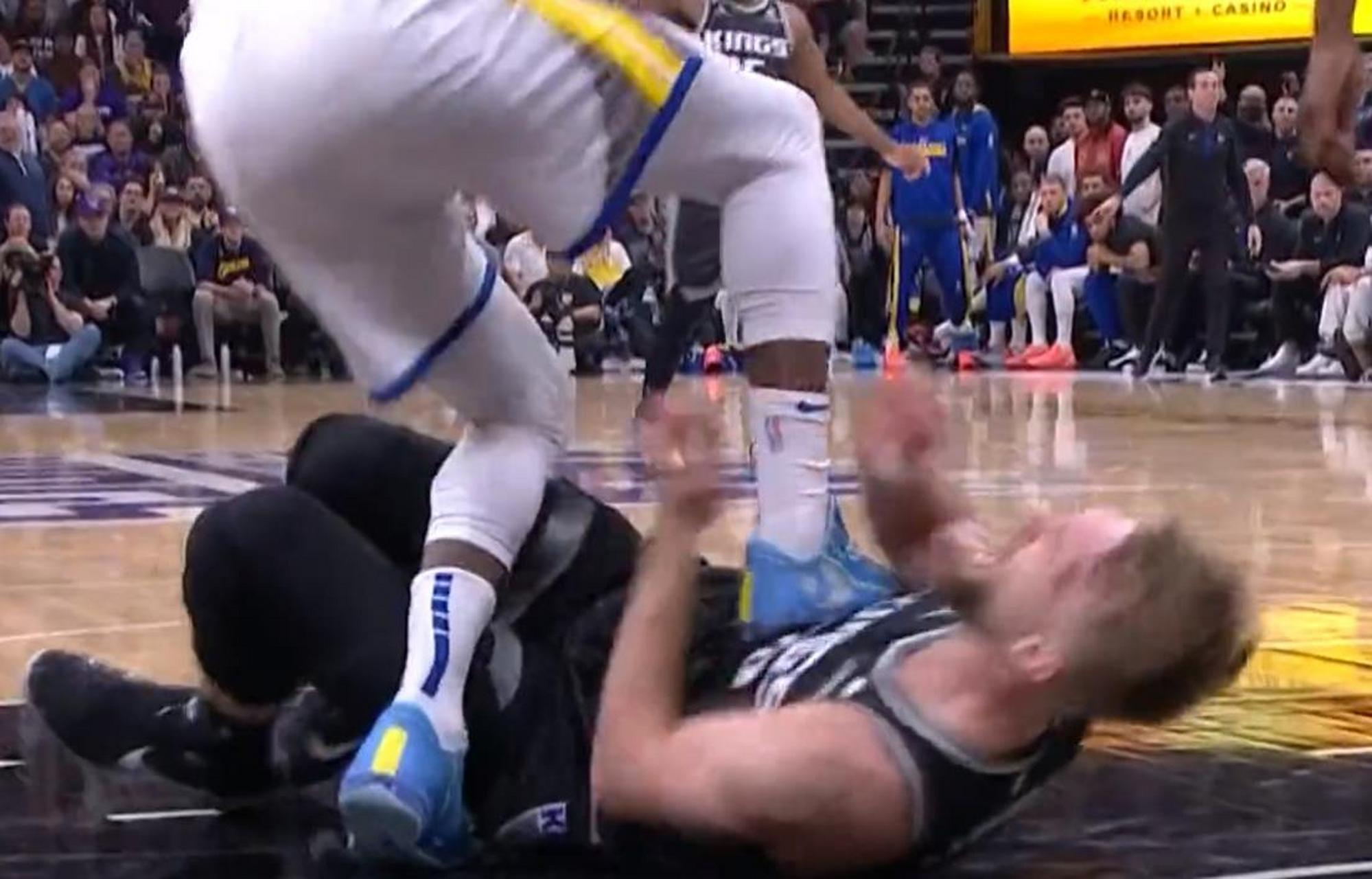 尼斯主场惨败,近两轮不胜,积分下滑 尼斯主场惨败,近两轮不胜,积分下滑