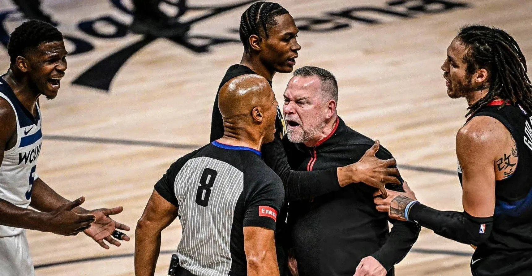 快船负于掘金,戴维斯无力回天 快船负于掘金,戴维斯无力回天