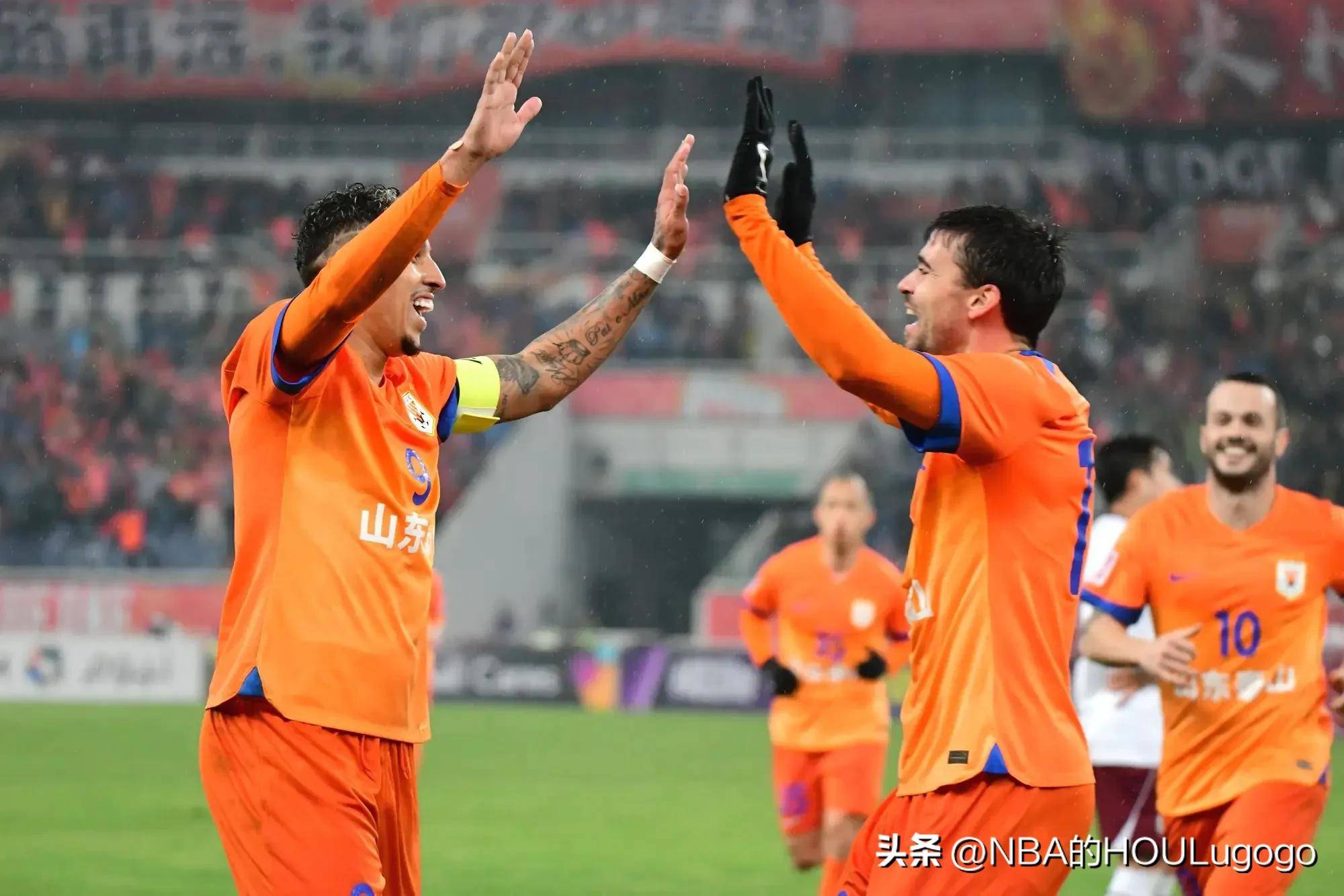 上海申花晋级亚冠16强引爆中国球迷热情 上海申花晋级亚冠16强引爆中国球迷热情